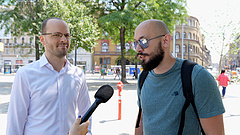 Az új KRESZ betiltja a zenehallgatást